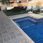 Quesada Luxury Vila *