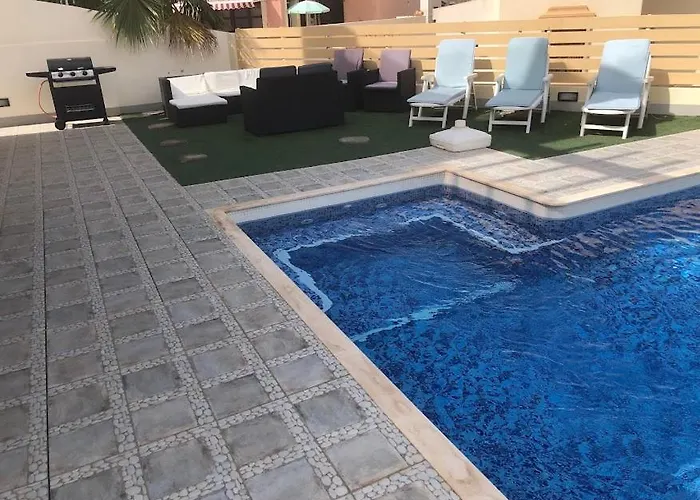Quesada Luxury Villa *